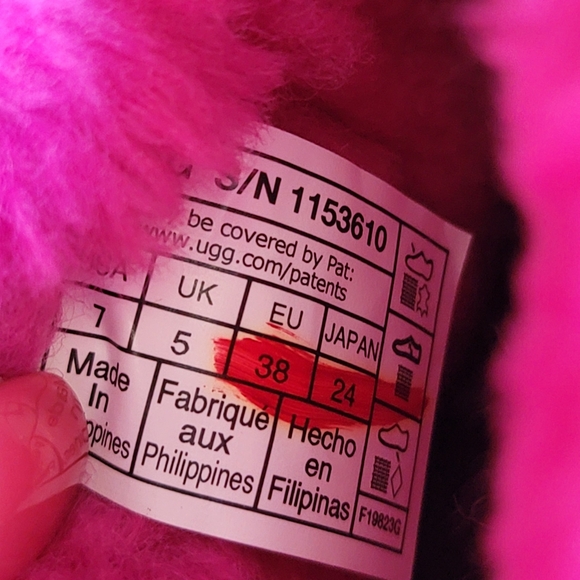 UGG Classic Short Iridescent Boot - Picture 5 of 9